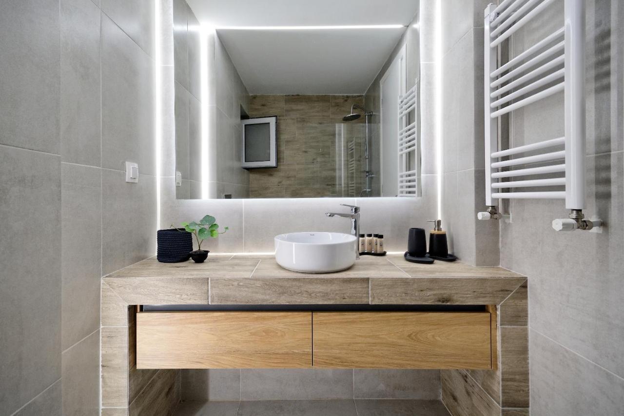 Elegant Big Apartment In Athens Center With Balcony Exteriör bild